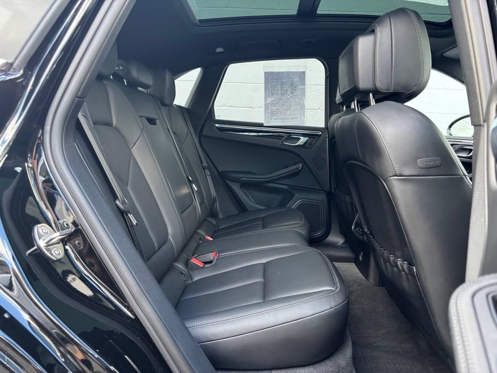 Certified 2023 Porsche Macan S AWD/4WD image 17