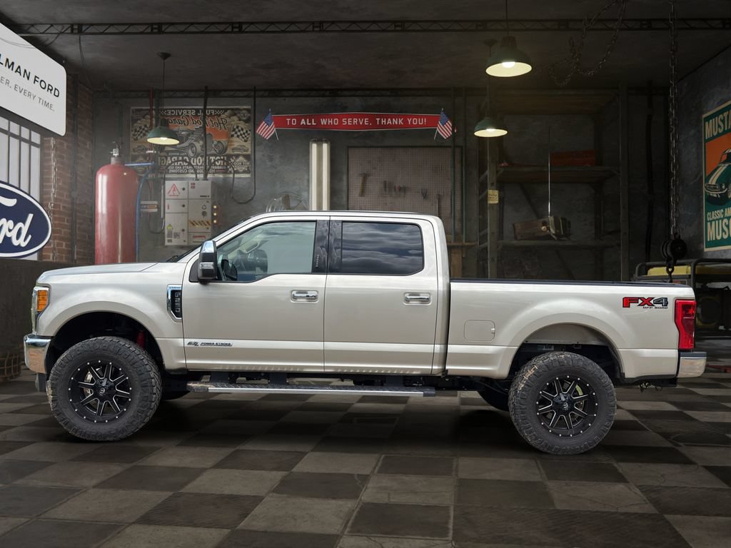 Used 2017 Ford F250 Lariat w/ Lariat Ultimate Package AWD/4WD image 3