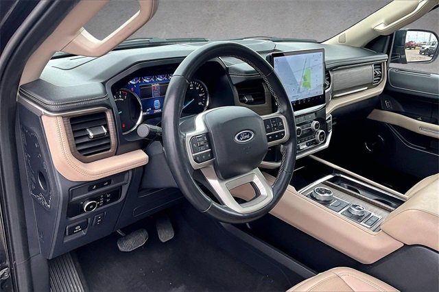 Used 2024 Ford Expedition Limited image 12