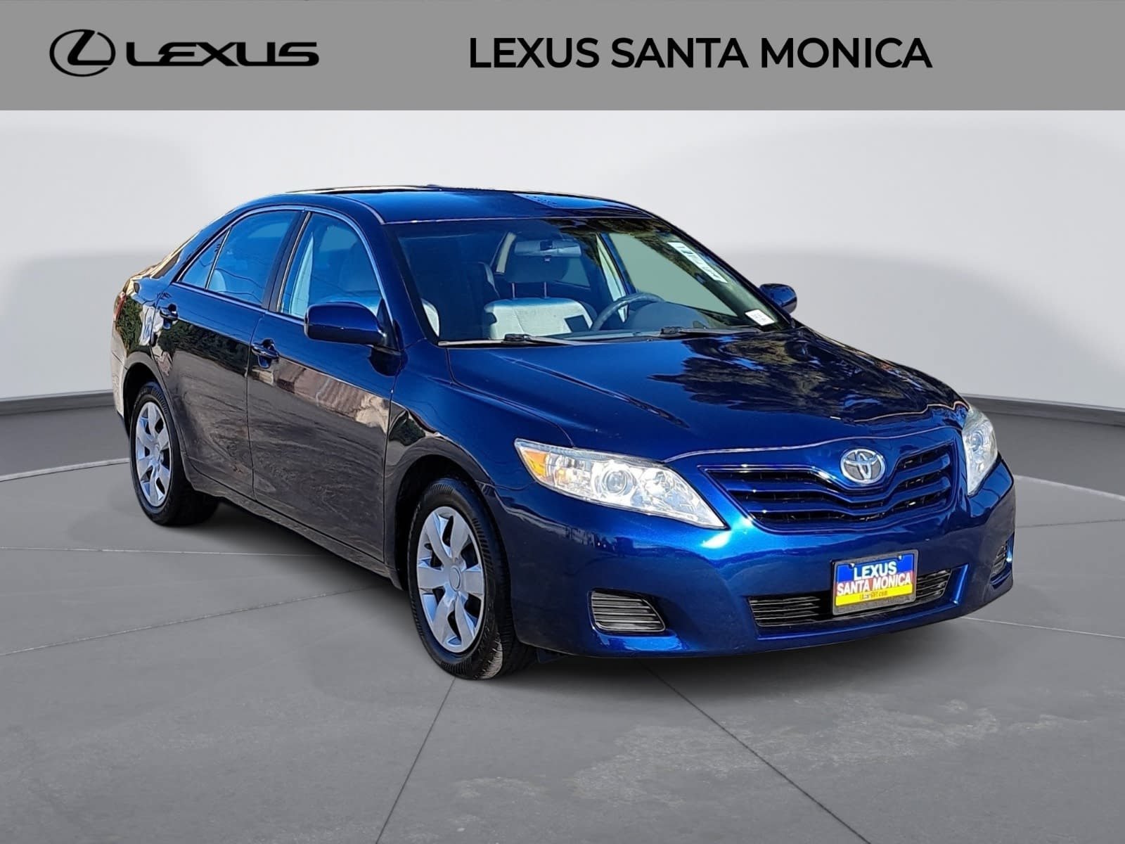 Used 2011 Toyota Camry LE FWD image 3