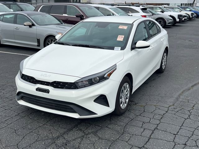 Used 2024 Kia Forte LX image 3