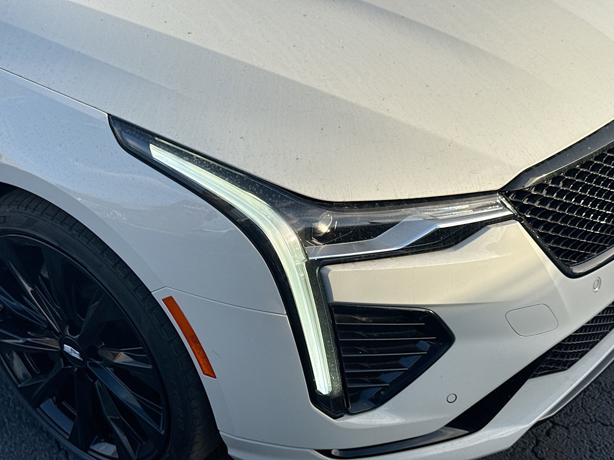 Used 2022 Cadillac CT4 V w/ LPO, ONYX Package image 33