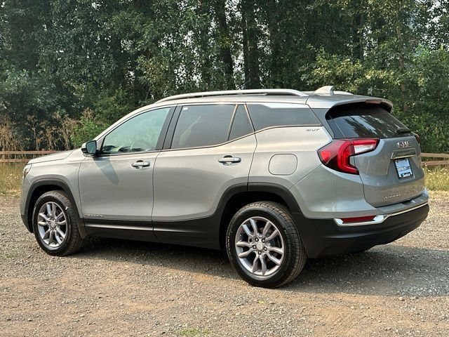 Used 2023 GMC Terrain SLT AWD/4WD image 32