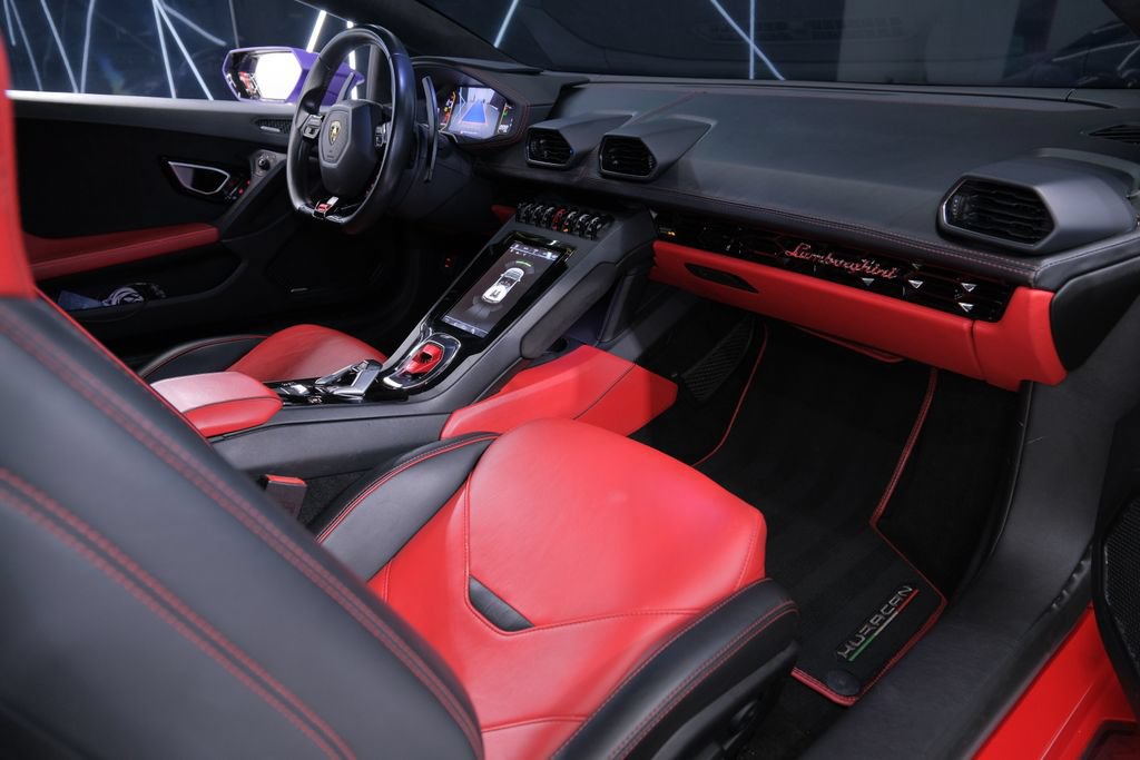 Used 2021 Lamborghini Huracan EVO RWD image 29