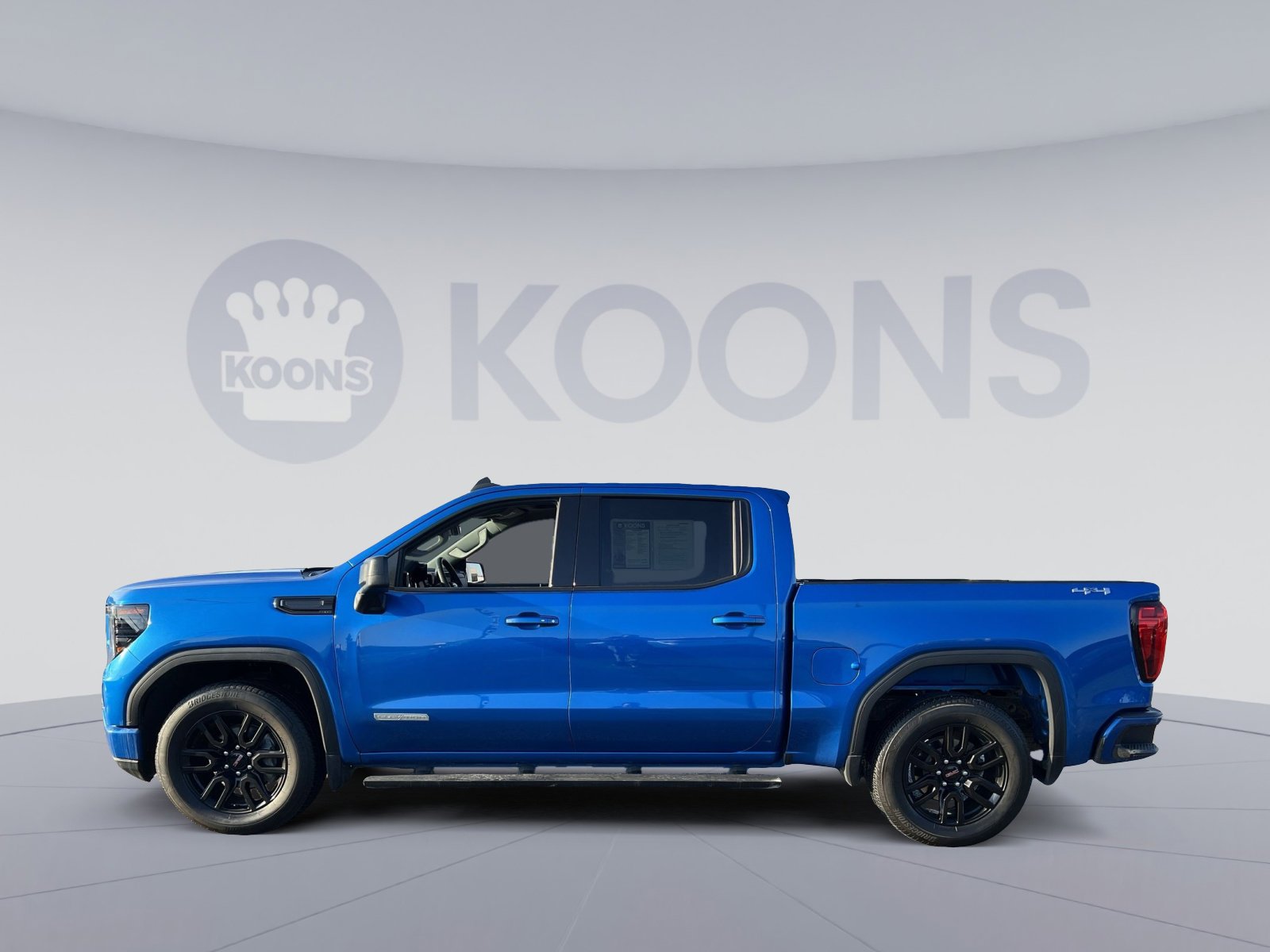 Used 2024 GMC Sierra 1500 Elevation image 2