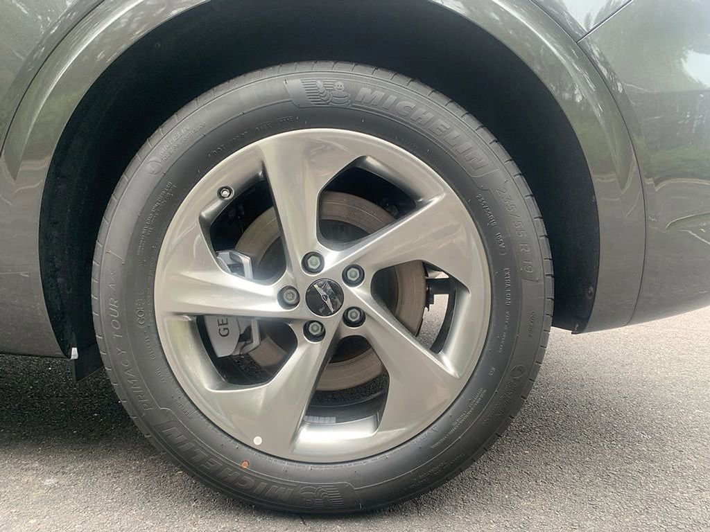 Used 2026 Genesis GV70 2.5T Select image 25