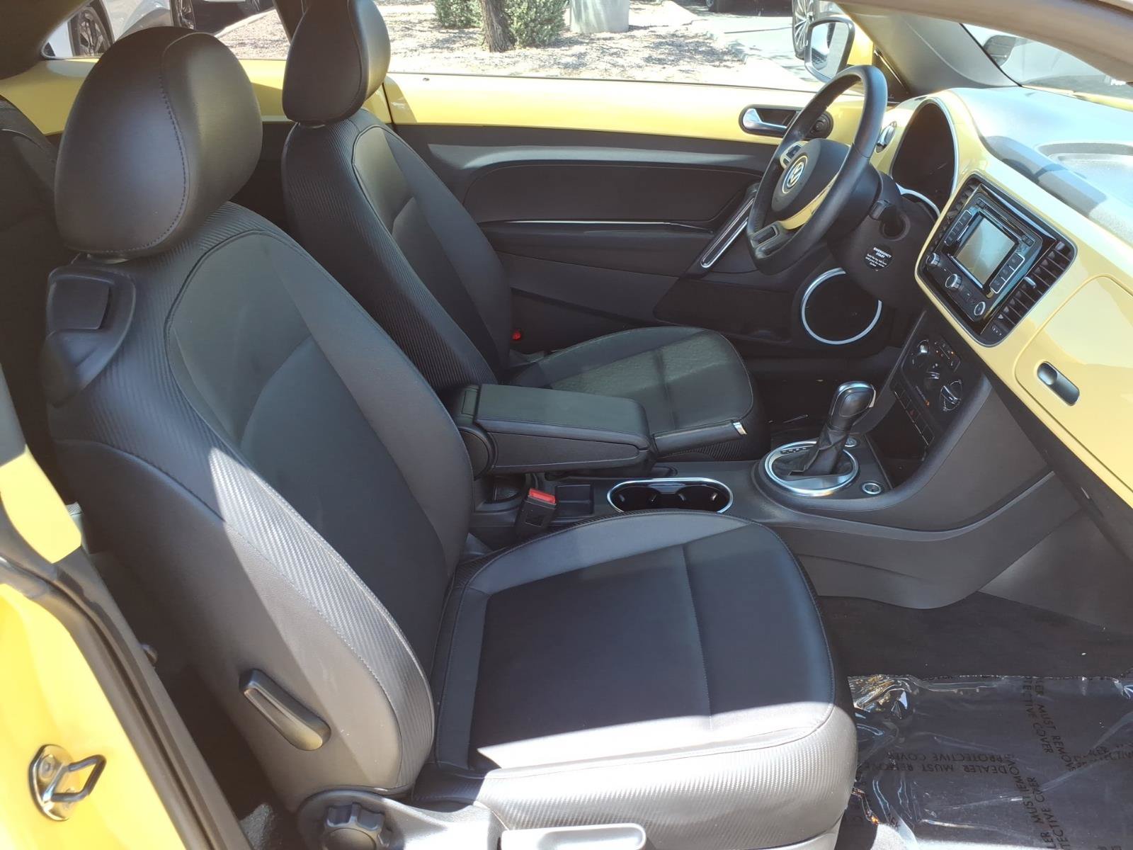 Used 2012 Volkswagen Beetle 2.5 FWD image 11
