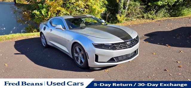 Used 2019 Chevrolet Camaro LT RWD image 1