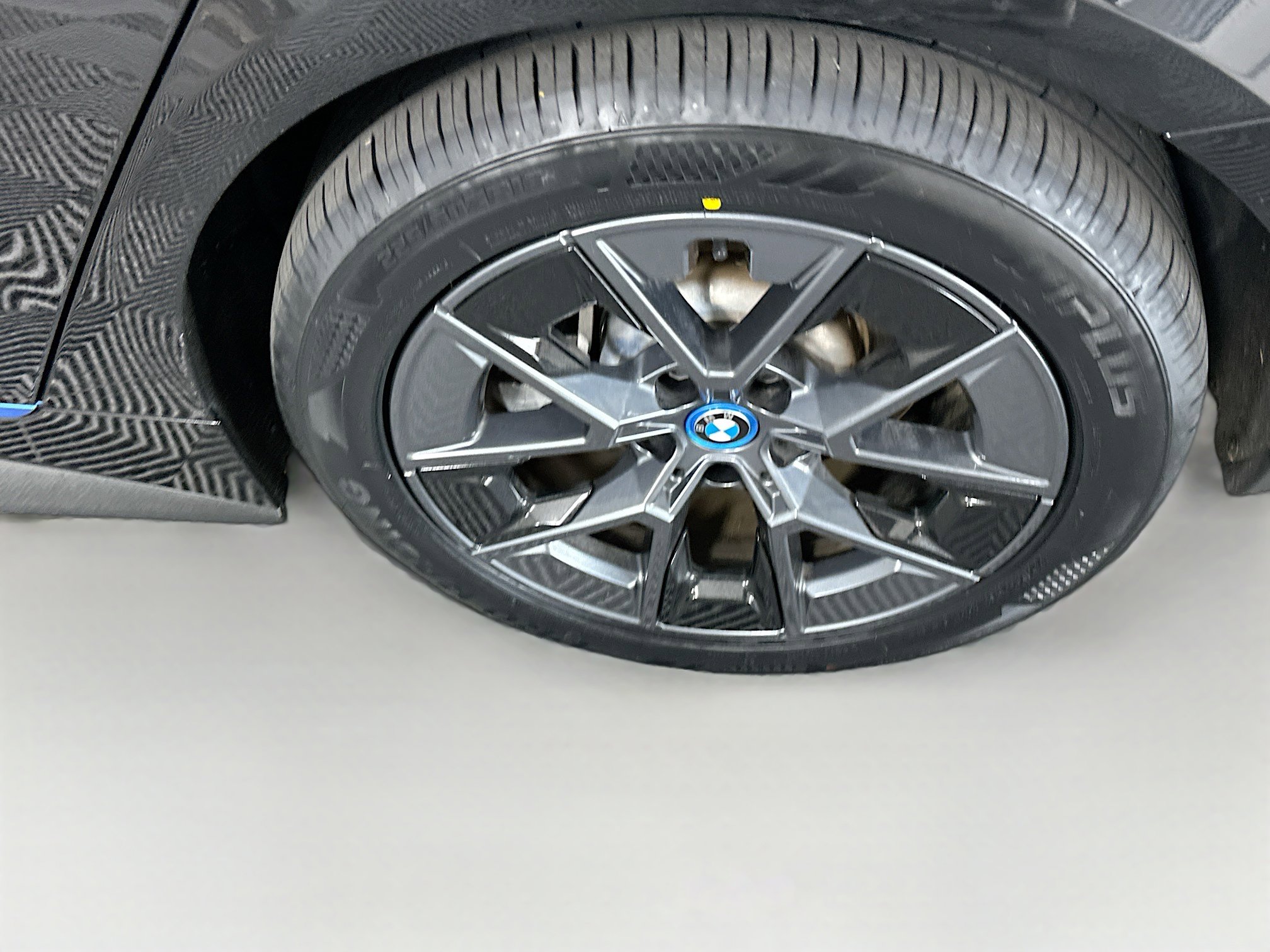 Used 2024 BMW i4 eDrive40 w/ Premium Package RWD image 11