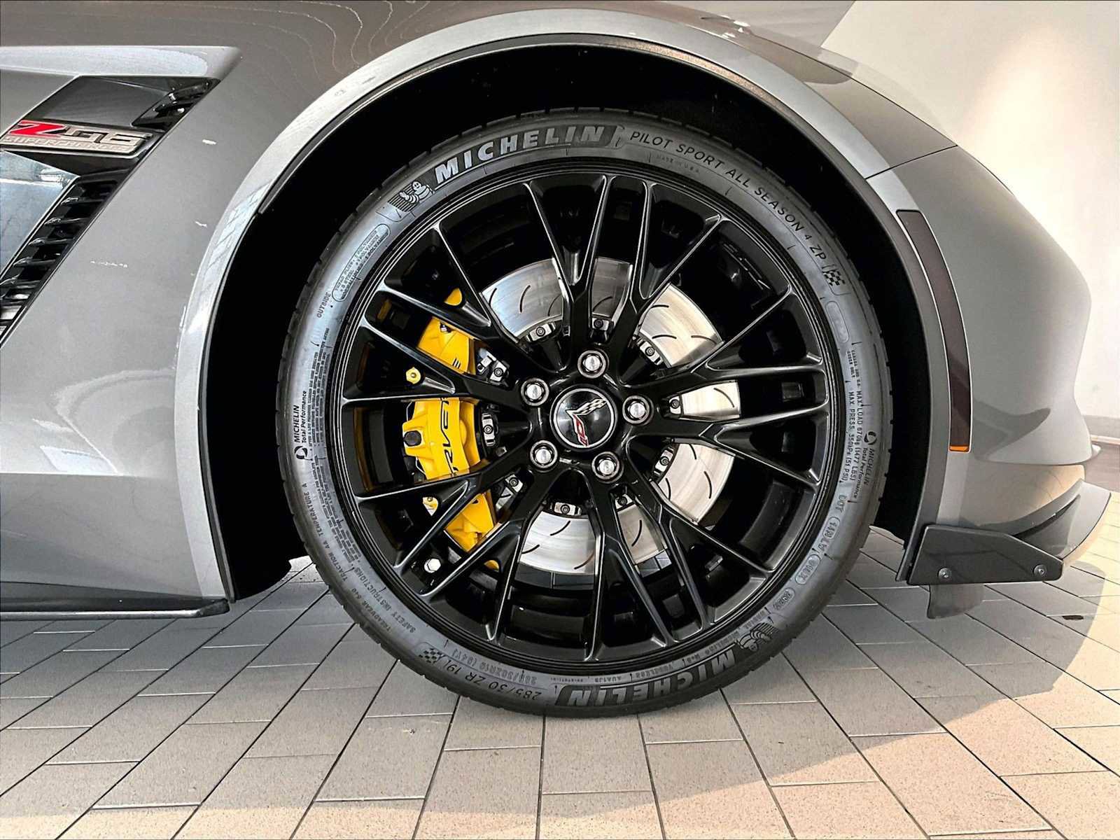 Used 2015 Chevrolet Corvette Z06 w/ 2LZ Preferred Equipment Group image 14