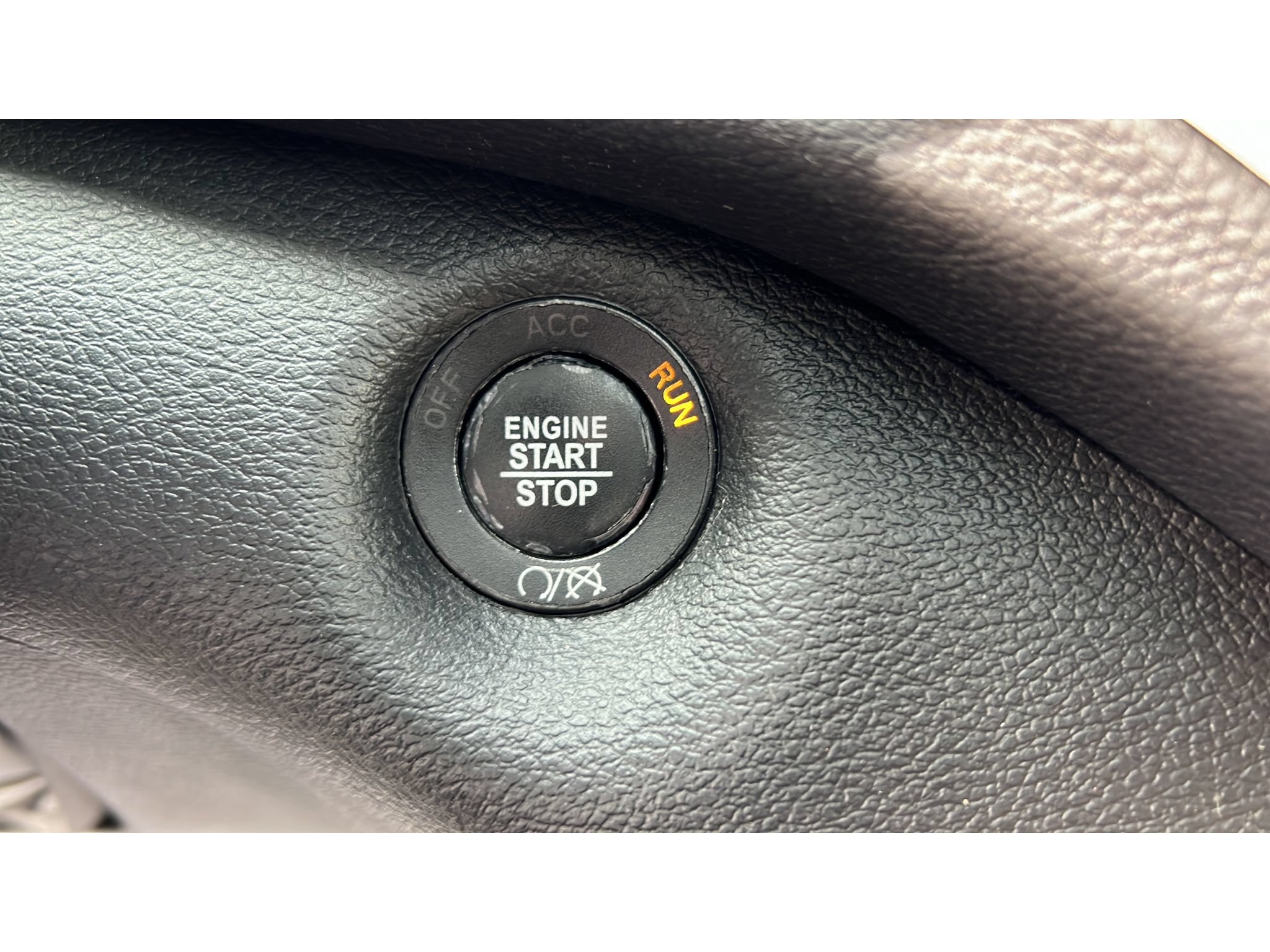 Used 2018 Jeep Cherokee Limited AWD/4WD image 21