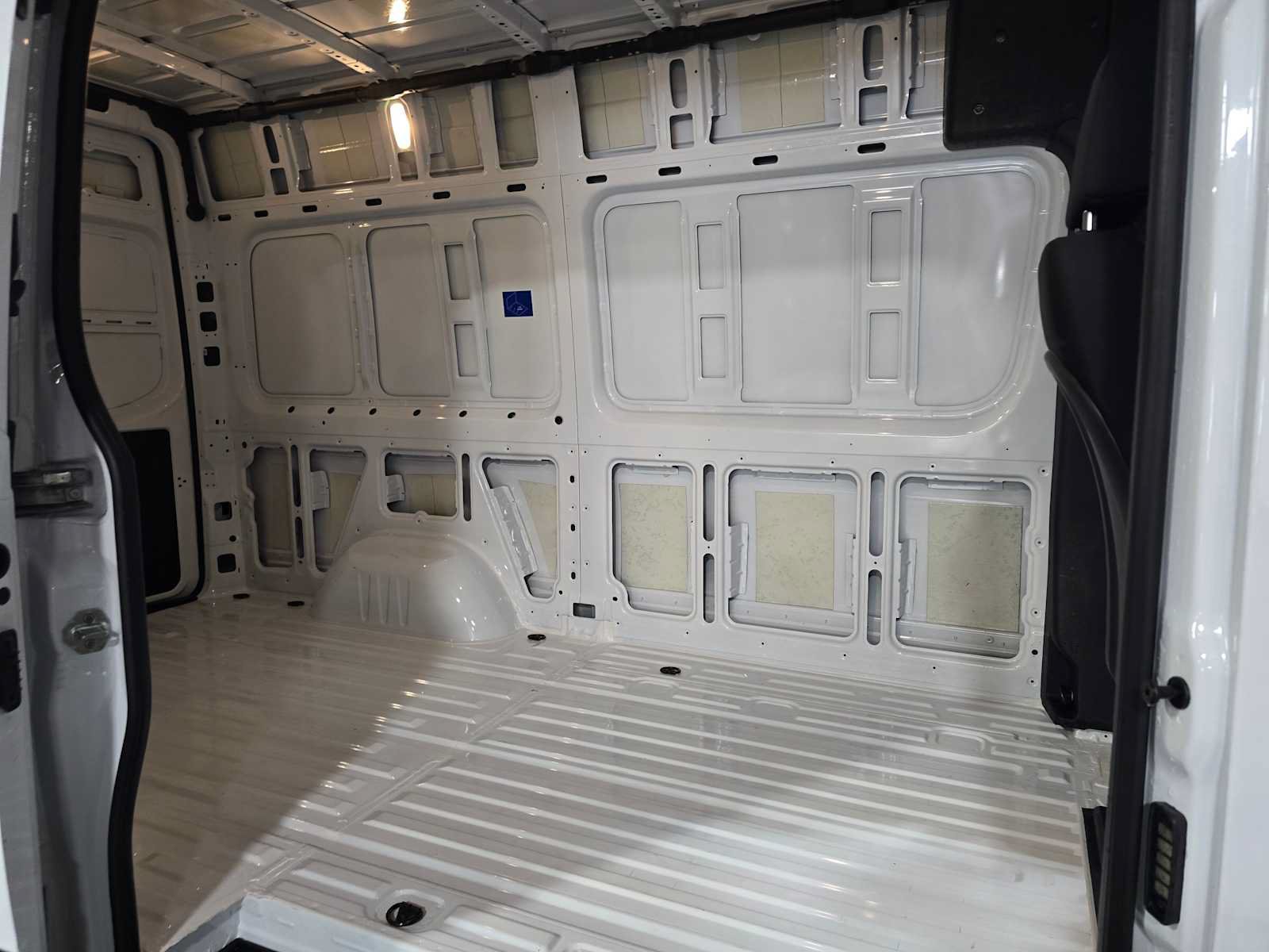 Used 2025 Mercedes-Benz Sprinter 2500 image 13