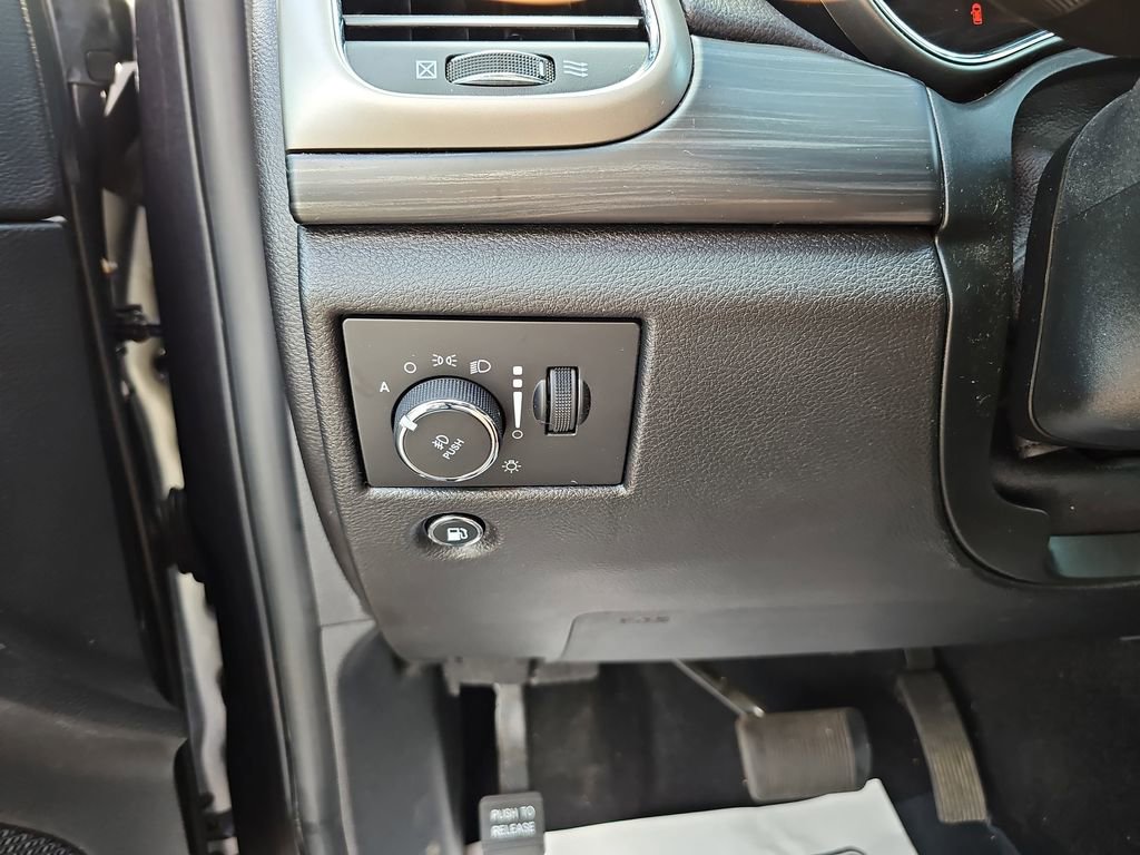 Used 2021 Jeep Grand Cherokee Laredo X image 30