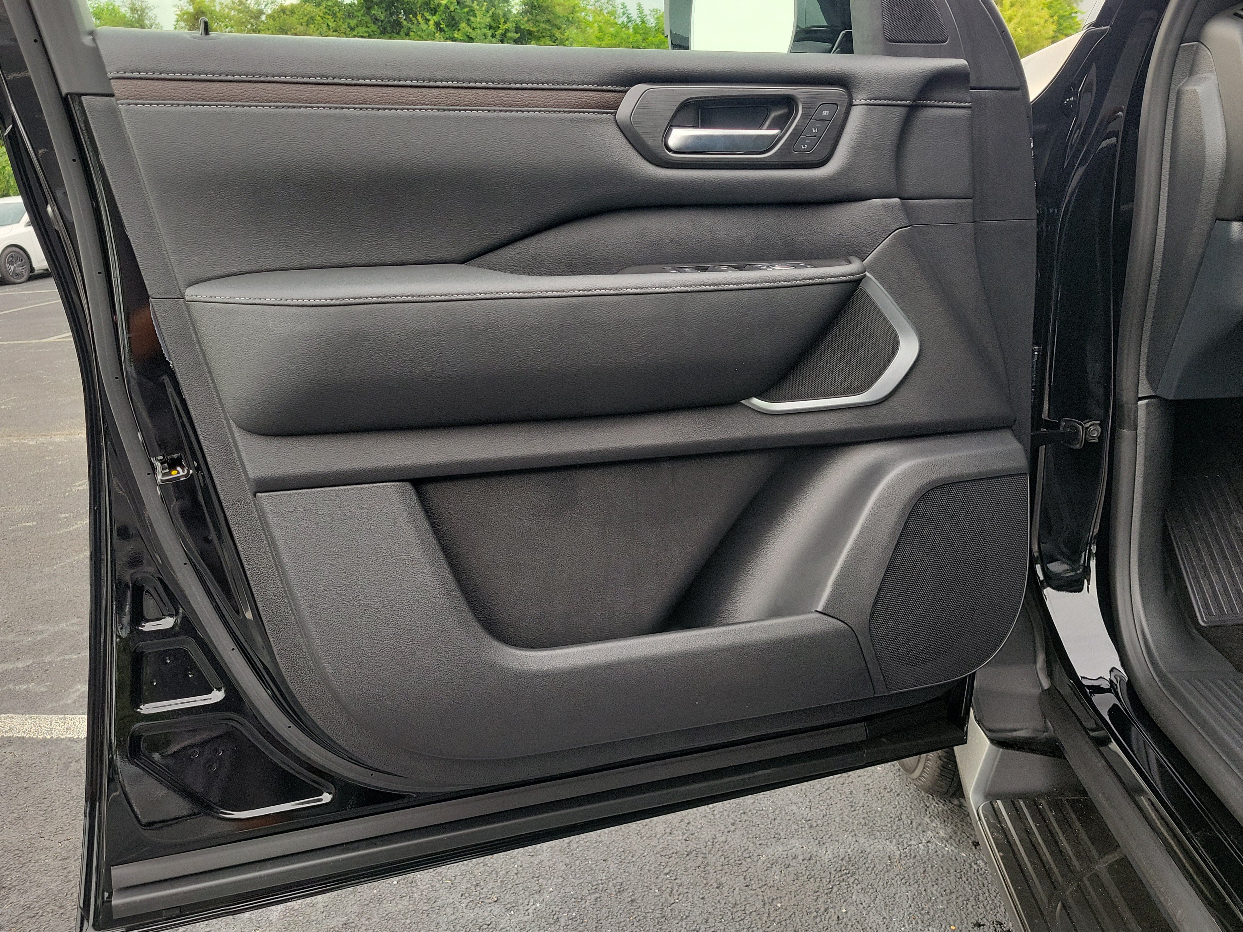 New 2026 Nissan Armada Platinum AWD/4WD image 11