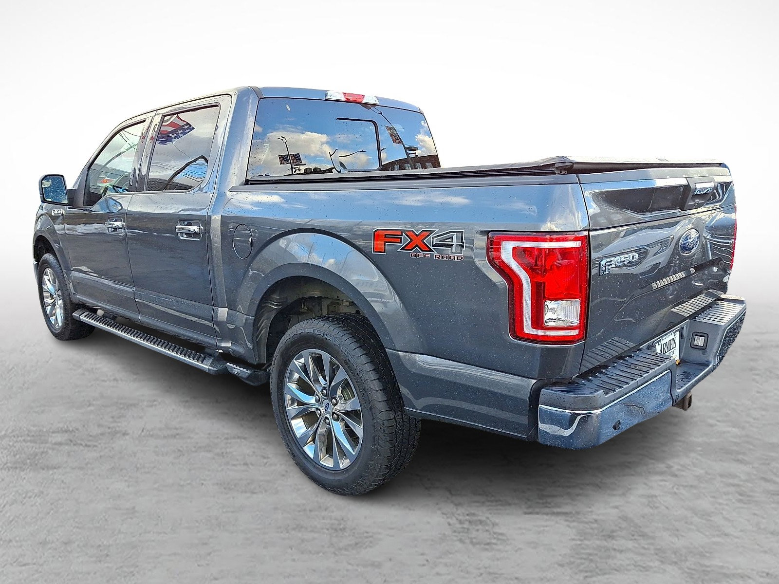 Used 2017 Ford F150 XLT w/ Equipment Group 302A Luxury image 5