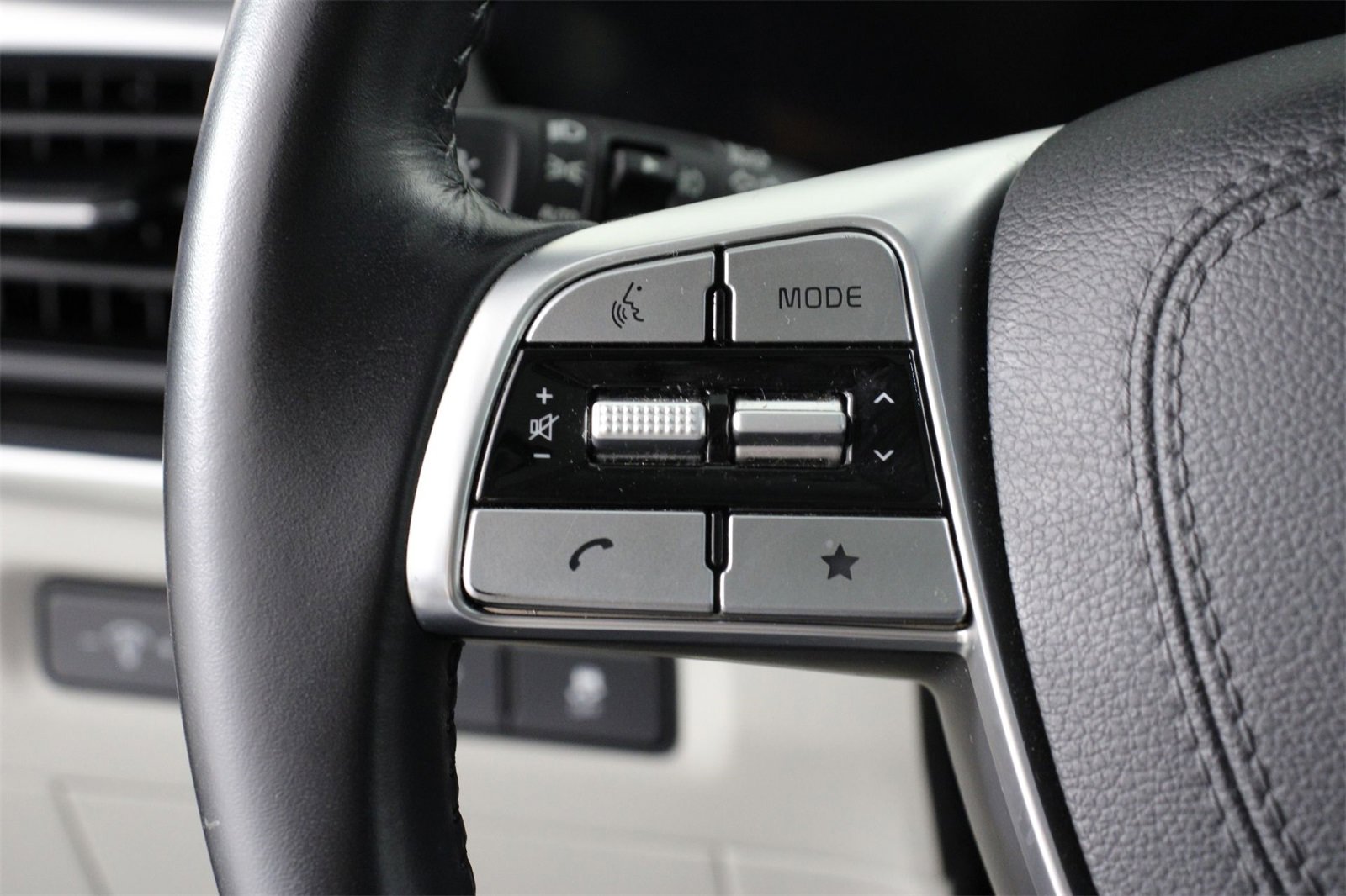 Used 2023 Kia Telluride SX image 10