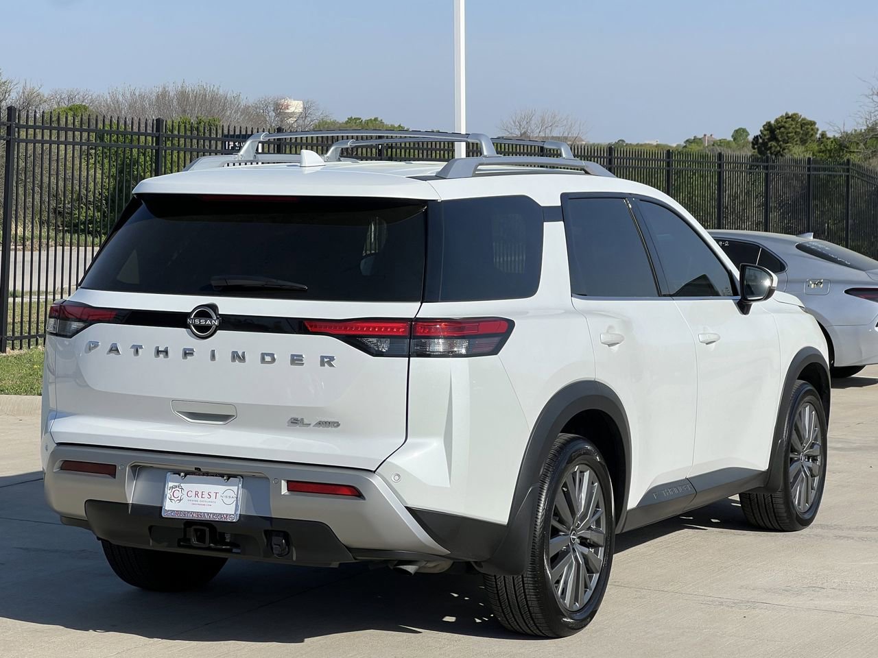 Certified 2025 Nissan Pathfinder SL w/ SL Premium Package image 2