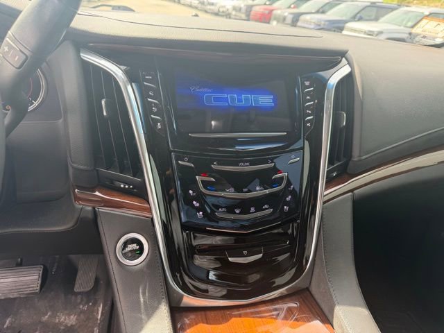 Used 2017 Cadillac Escalade Luxury AWD/4WD image 5