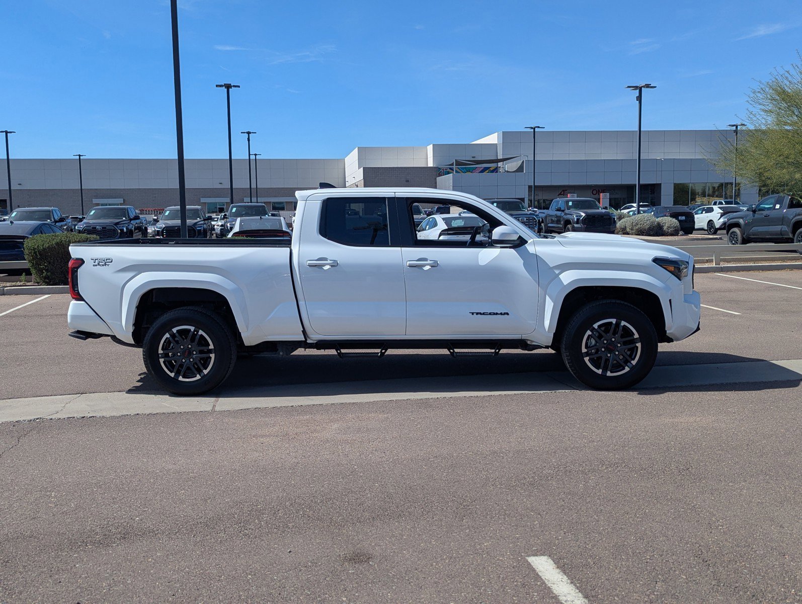 Used 2025 Toyota Tacoma TRD Sport image 6