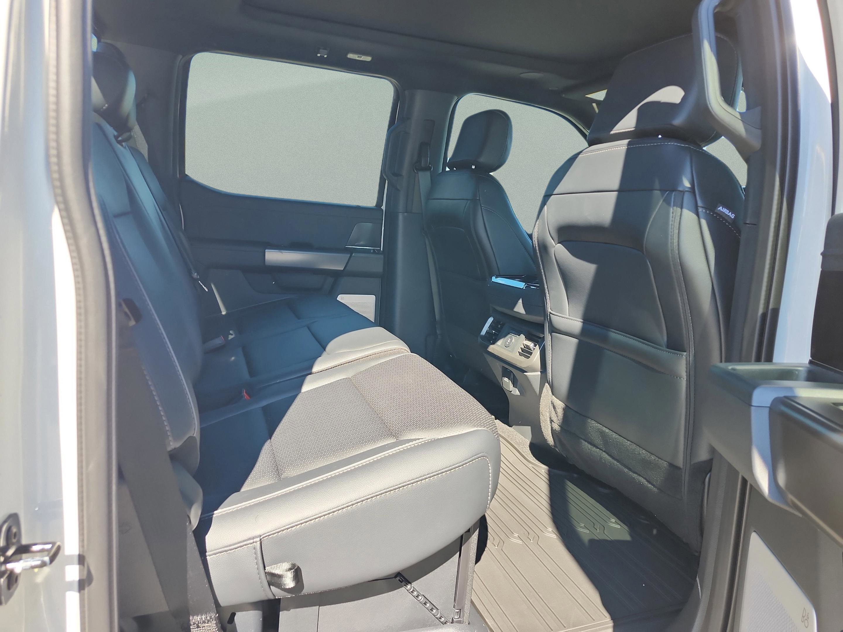 New 2025 Ford F150 Lariat w/ Equipment Group 502A High image 19