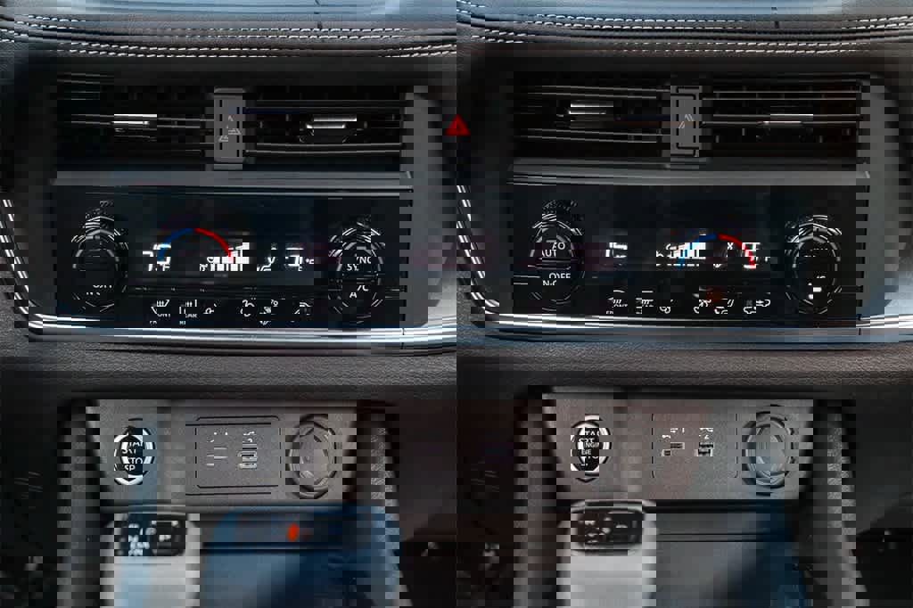 Used 2023 Nissan Rogue SV image 14