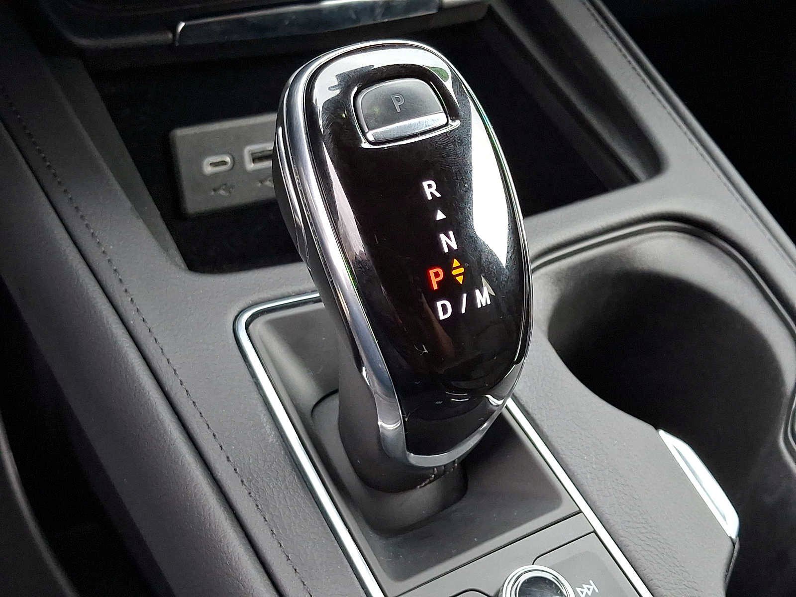 Certified 2023 Cadillac XT4 Luxury w/ Cold Weather Package AWD/4WD image 14