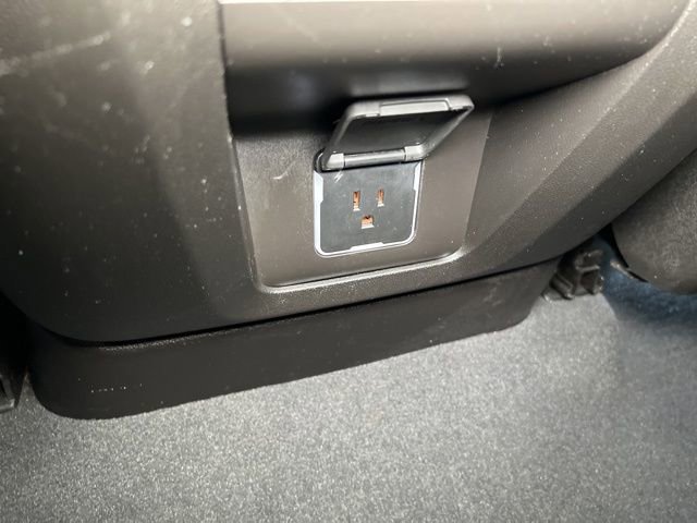 Used 2023 Chevrolet Suburban RST w/ Luxury Package image 58