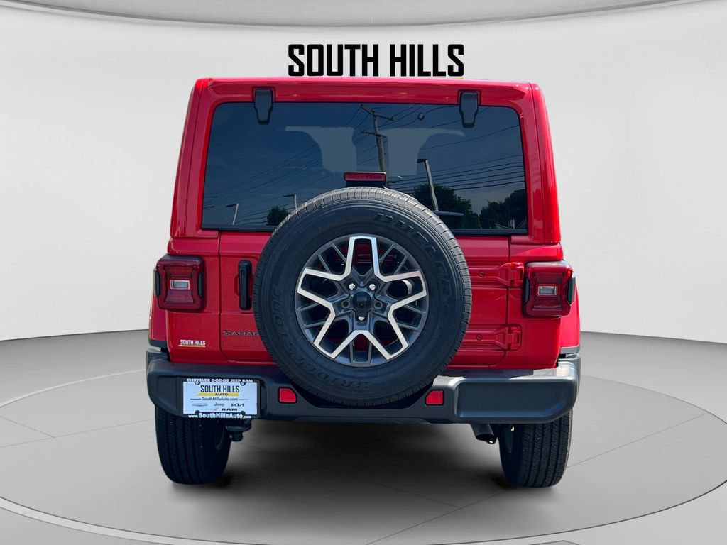 Used 2025 Jeep Wrangler Unlimited Sahara w/ Technology Group AWD/4WD image 4