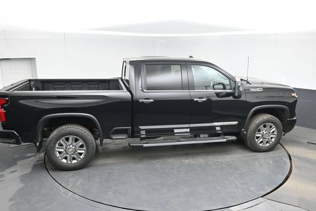 Used 2026 Chevrolet Silverado 2500 High Country w/ Technology Package AWD/4WD image 45