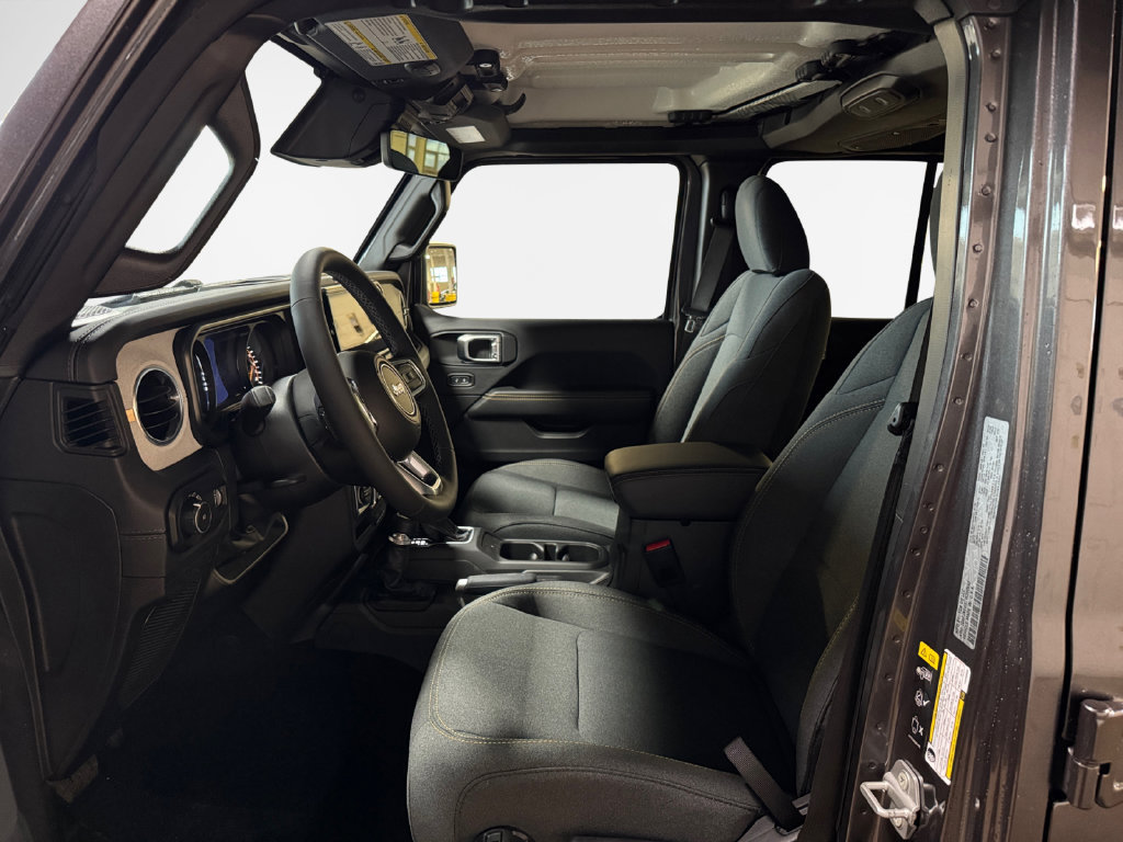 New 2026 Jeep Wrangler Unlimited Sahara w/ Safety Group AWD/4WD image 12