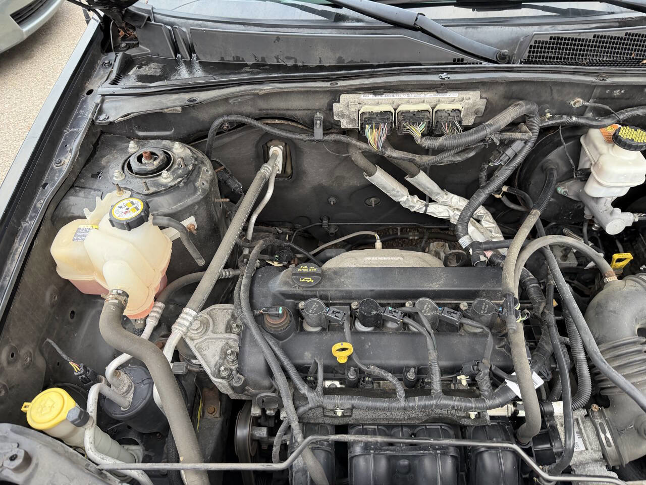 Used 2011 MAZDA Tribute i image 32