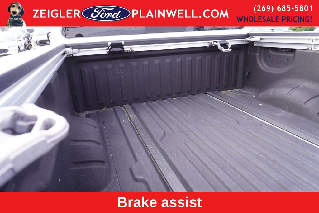 Used 2018 Nissan Titan SL w/ Midnight Edition image 10