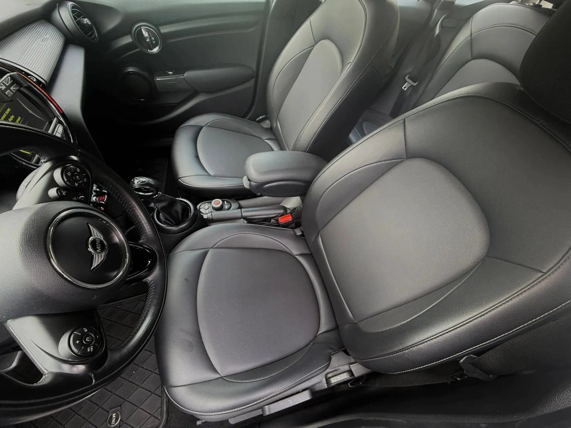 Used 2018 MINI Cooper 4-Door Hardtop FWD image 12