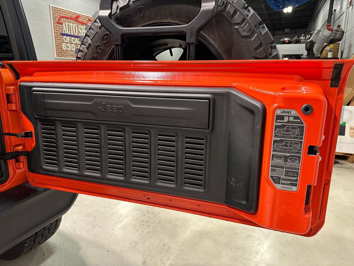 Used 2018 Jeep Wrangler Unlimited Sport AWD/4WD image 11