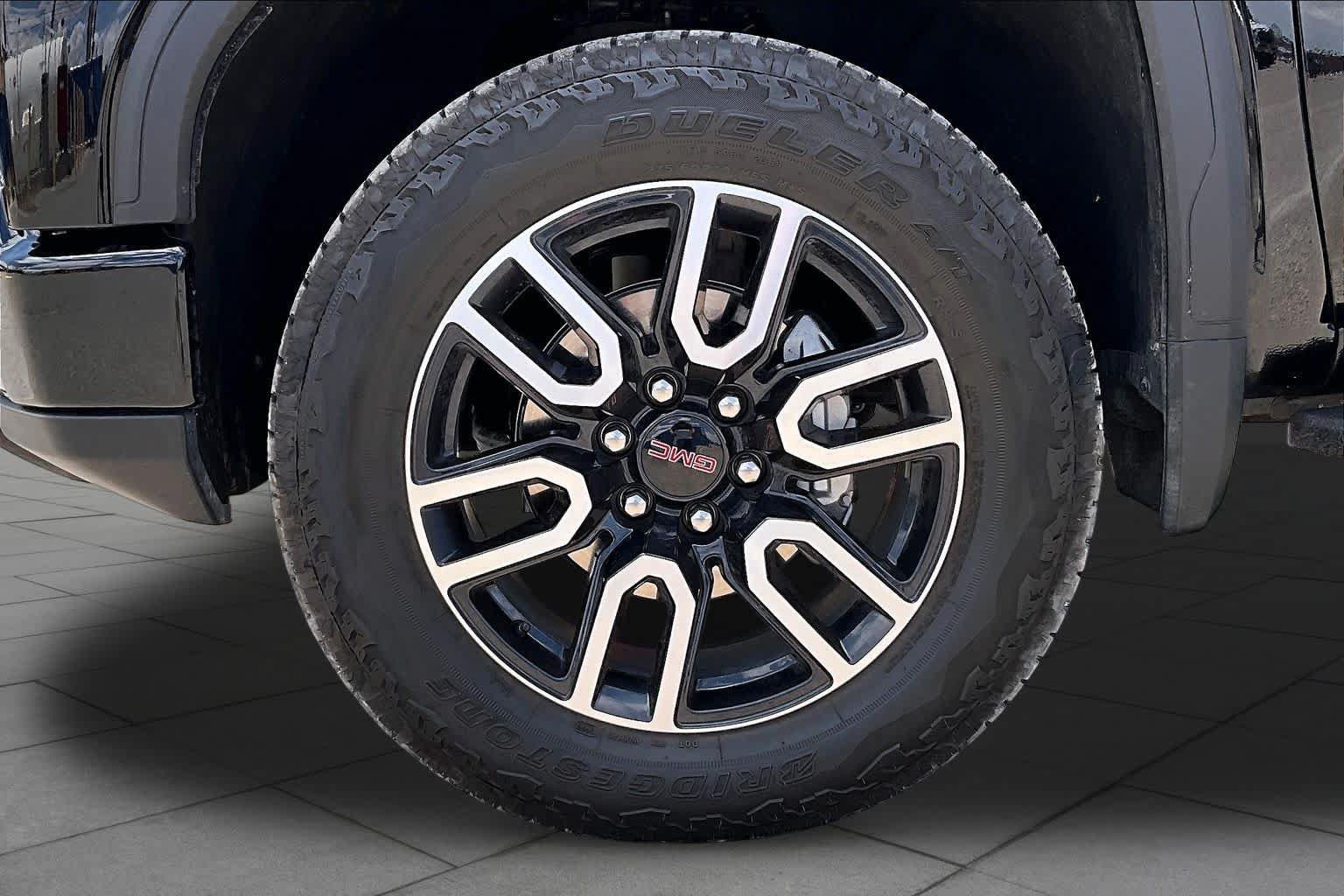 Used 2026 GMC Sierra 1500 AT4 w/ AT4 Preferred Package AWD/4WD image 10