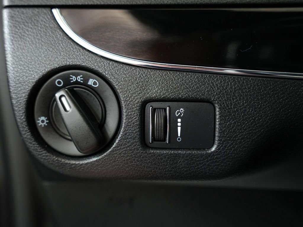 Used 2015 Dodge Grand Caravan SE image 39