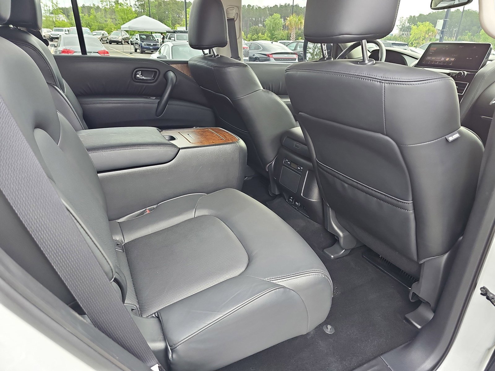 Used 2023 Nissan Armada SL w/ Captain's Chairs Package AWD/4WD image 12