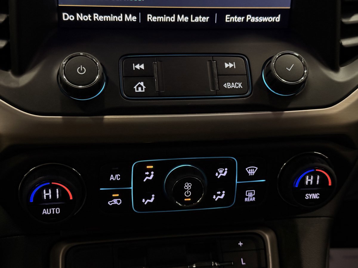 Used 2023 GMC Acadia Denali w/ Denali Technology Package FWD image 54