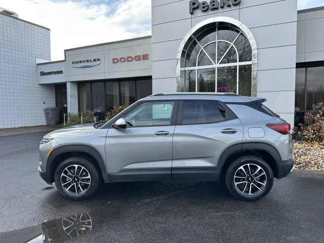 Used 2025 Chevrolet TrailBlazer LT image 3