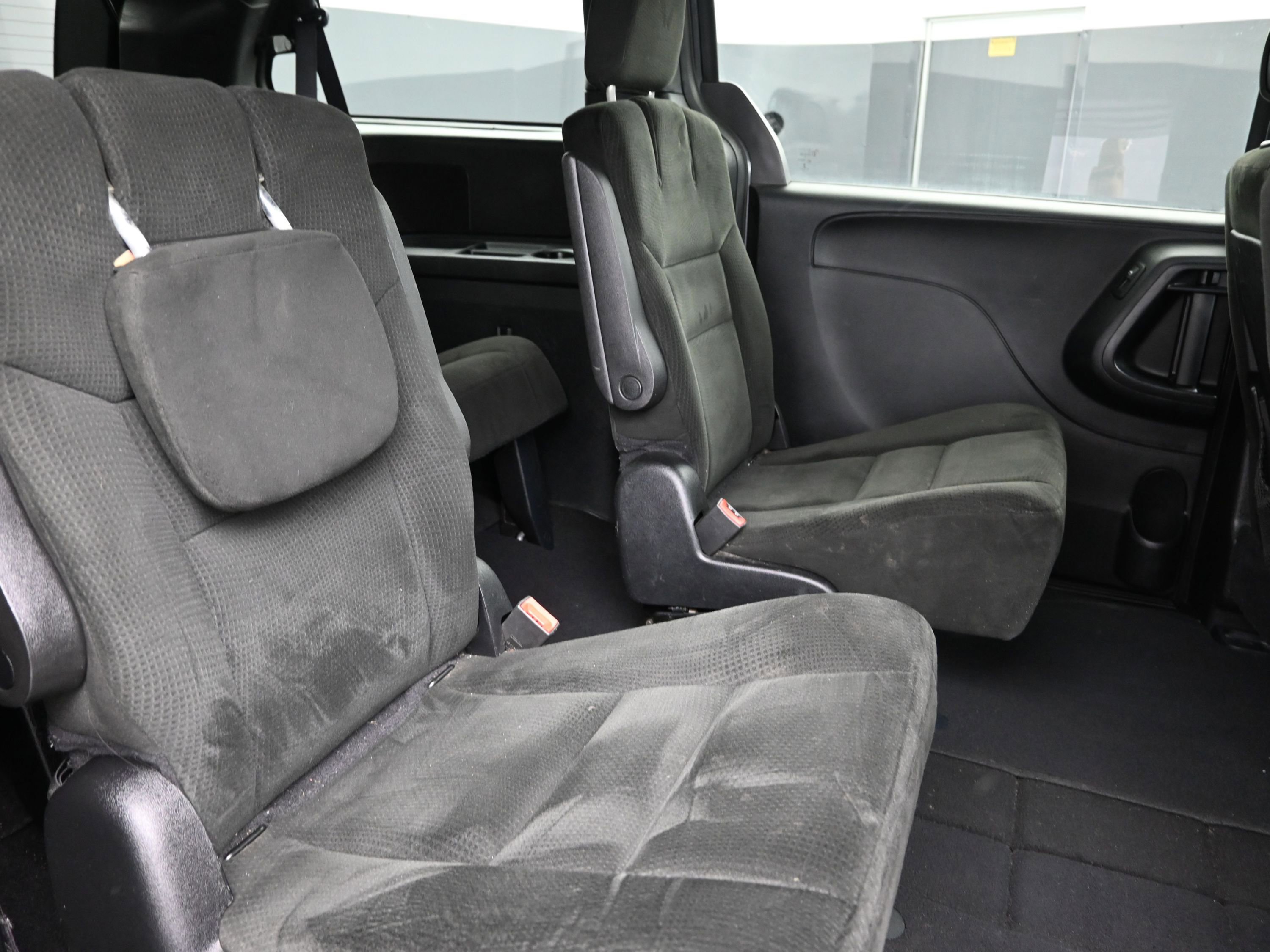 Used 2015 Dodge Grand Caravan SXT w/ Blacktop Package image 23