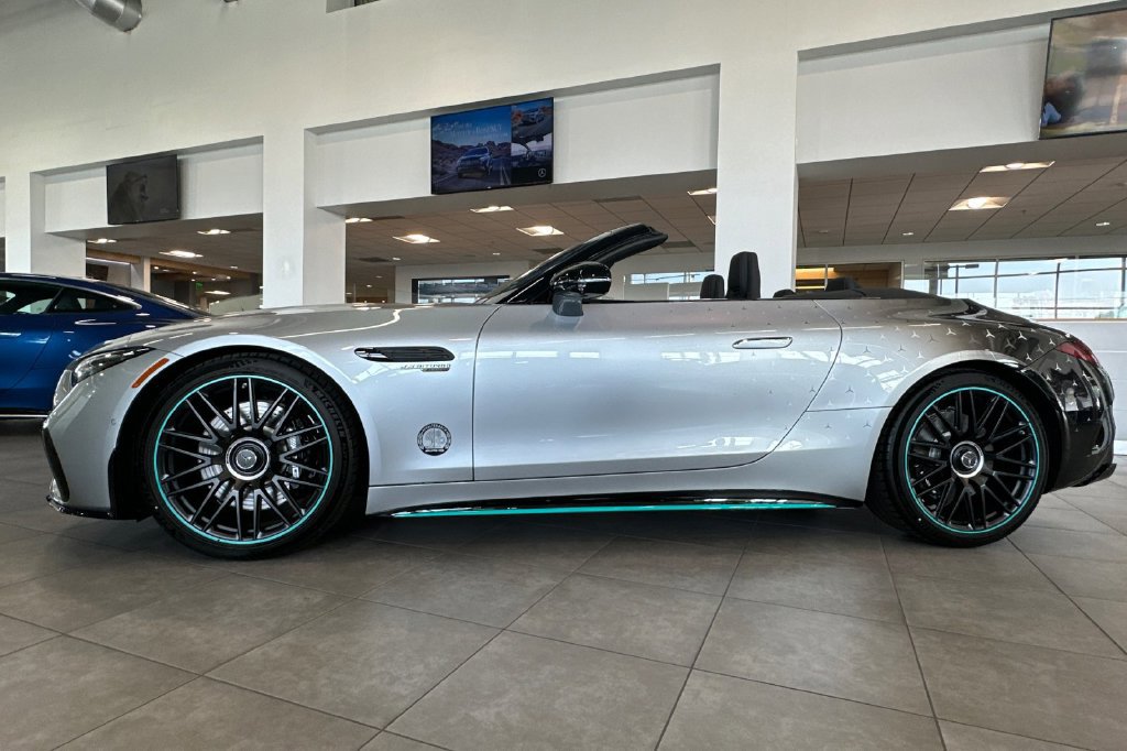 New 2024 Mercedes-Benz SL 63 AMG 4MATIC image 4