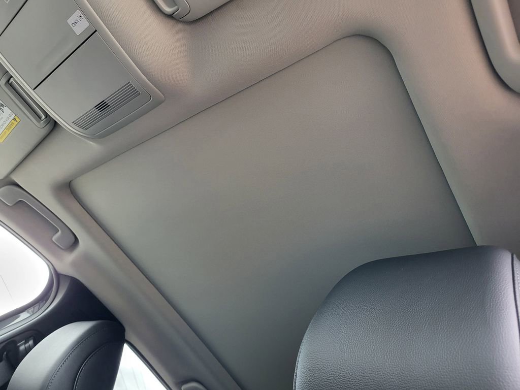 Used 2025 MAZDA CX-50 AWD 2.5 Hybrid w/ Premium Pkg image 18