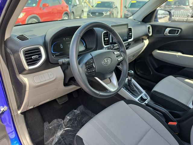 Used 2024 Hyundai Venue SEL FWD image 13