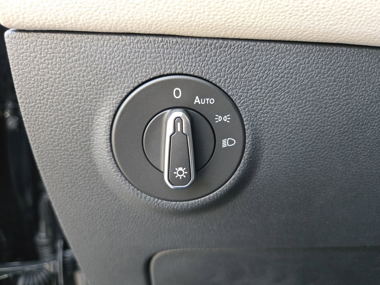 New 2026 Volkswagen Taos S image 15