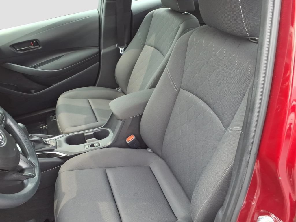 Used 2025 Toyota Corolla LE FWD image 15