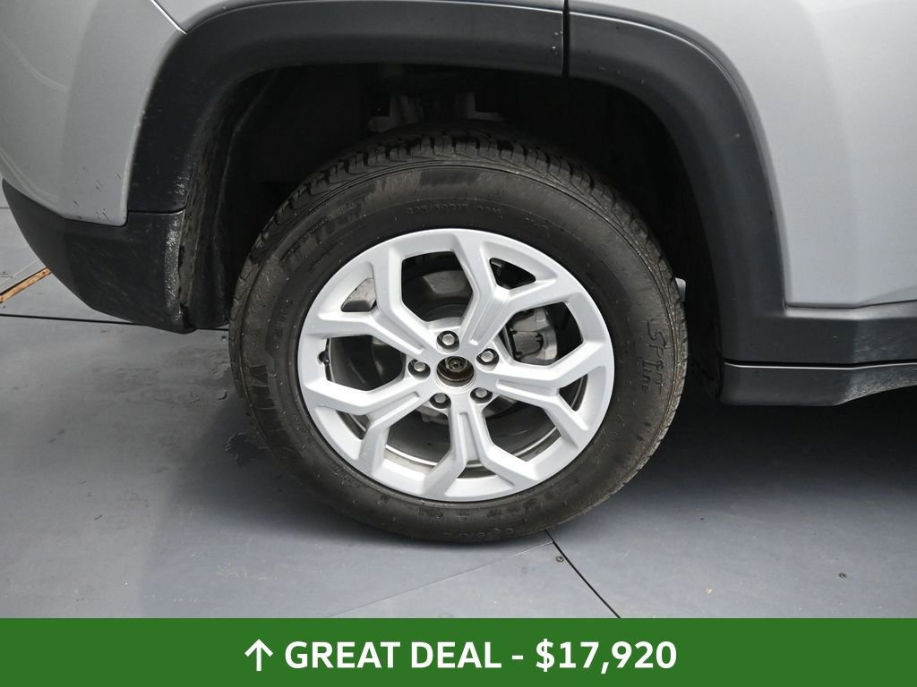 Used 2024 Jeep Compass Latitude image 19