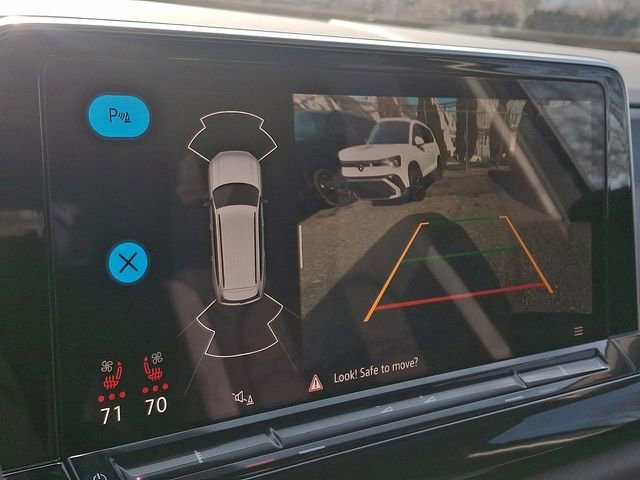 Used 2025 Volkswagen Atlas Peak Edition SE image 20