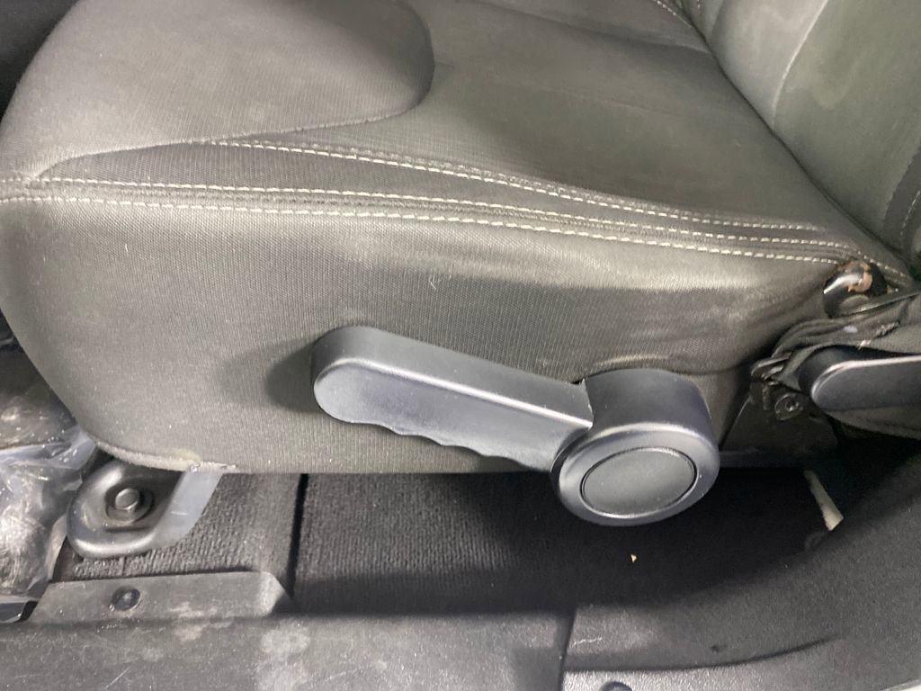 Used 2014 Jeep Wrangler Unlimited Rubicon w/ Connectivity Group image 8