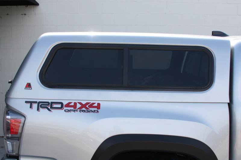 Used 2023 Toyota Tacoma TRD Off-Road w/ TRD Premium Off Road Package AWD/4WD image 9