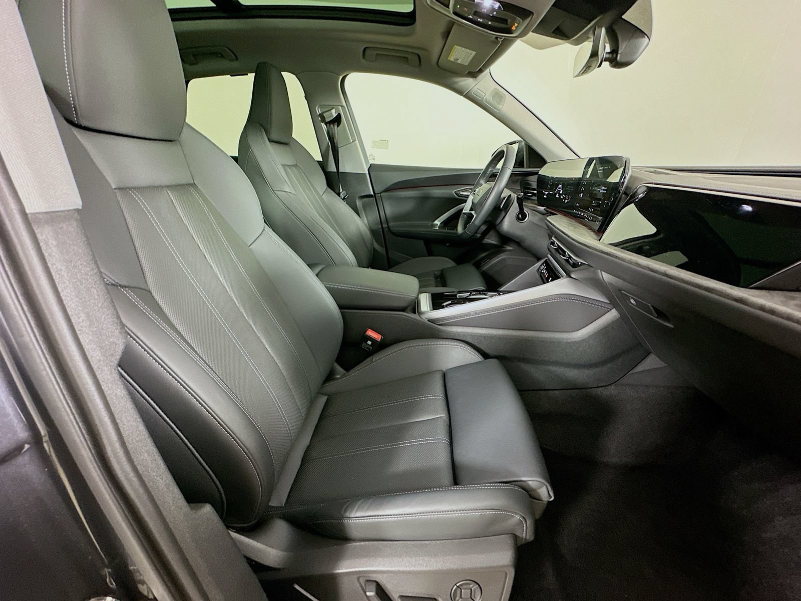 Used 2025 Audi Q5 Premium Plus w/ Premium Plus AWD/4WD image 44